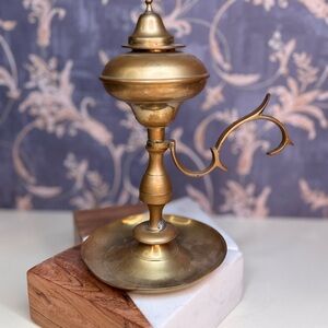 Vintage Brass Scrolled Handle Oil Lamp Drip Pan Handheld Rustic Decor
